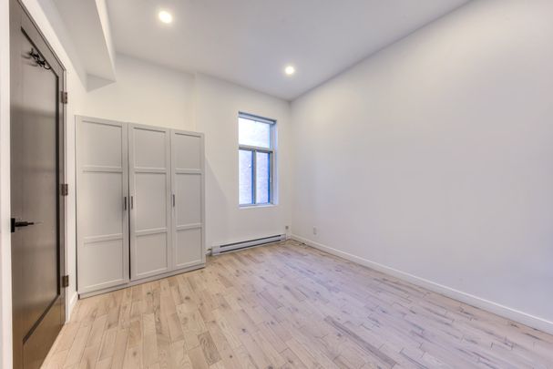 257 Rue du Square-Sir-George-Étienne-Cartier - Photo 1