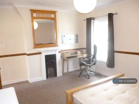 4 bedroom terraced house to rent - Photo 3