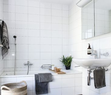 "Moderne Wohnung mit grossem Balkon an sonniger Lage" - Photo 4