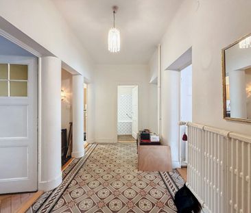 Bel appartement de 4 pièces au 1er étage, en cours de rénovation co... - Photo 1
