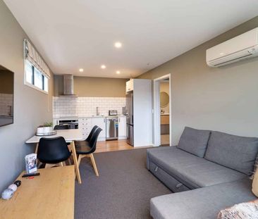 Cozy One Bedroom Unit - Photo 1