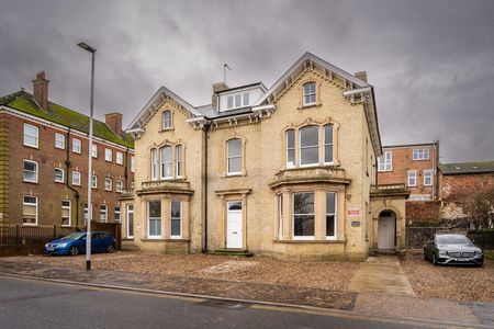Crown Road - Photo 3