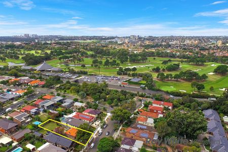 Newly Renovated Family Home Pet Friendly - Photo 2