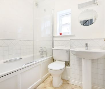 3 bedroom terraced house to rent - Photo 4