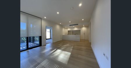 Stunning Two Bedroom Apartment in Prime Location - Harbour Mill - Photo 5