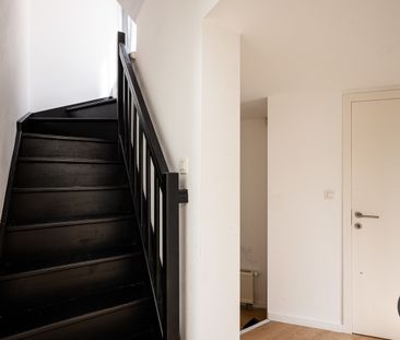 Lichtrijke gerenoveerde hoekwoning te Gent - Photo 3