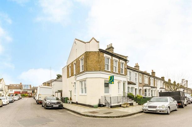 2 bedroom maisonette to rent - Photo 1