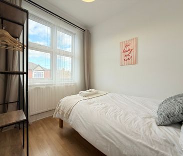 Ealing Park Mansions, London, W5 - Photo 2