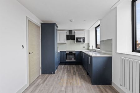 High Street, Horley, RH6 - Photo 5