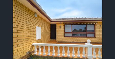 27 Taylor Street, Cranbourne, Vic 3977 - Photo 3