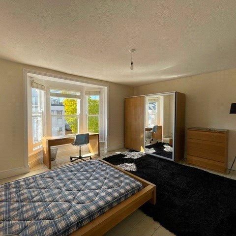 3 bedroom flat to rent - Photo 1