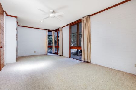 3 Bed Home with Pool and Solar - Photo 4