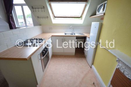 1 Bedroom Flat for rent in Brudenell Road - Photo 4