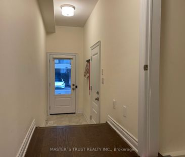 Townhouse For Lease | N7372032 - Photo 5