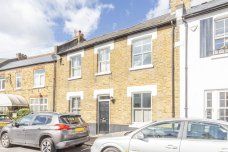 3 bedroom terraced house to rent - Photo 1