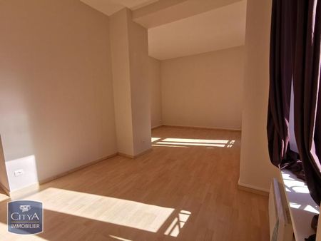 Location Appartement 3 pièces 65m² LILLE 59000 - Photo 2