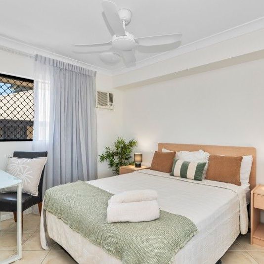 Executive one bedroom unit furnished - North Ward walk to the beach - Photo 1