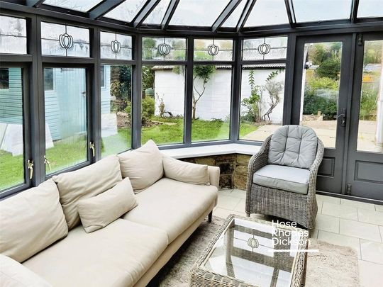 4 bedroom detached house to rent - Photo 1