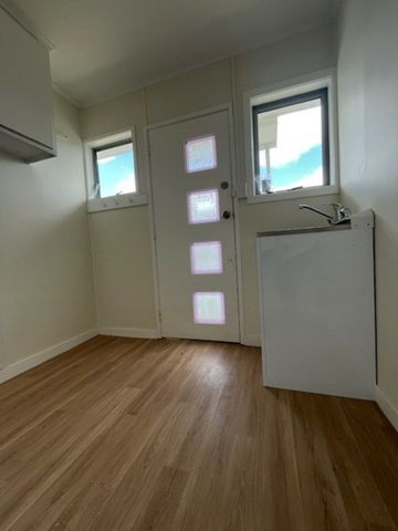 Newly Renovated & Spacious 3 Bedroom Home - Huntly - Photo 4