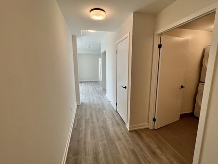 2300 Saint Clair Avenue West condo — Toronto, ON (2-Bedroom) - 2 Bedroom - Photo 4
