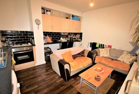 3 Bed - 142 Hyde Park Road, Woodhouse, Leeds - LS6 1AJ - Student - Photo 3