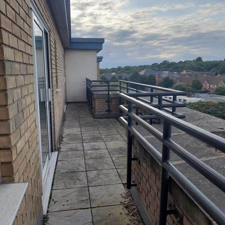 1 Bed Penthouse, Paveley Court, NW7 - Photo 1