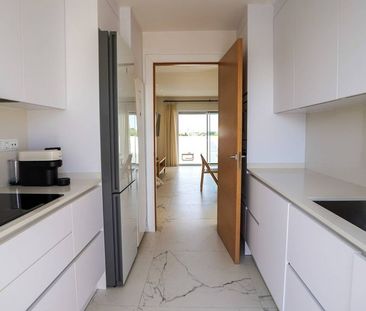 2 bedroom luxury Apartment for rent in Estepona, Andalusia - Photo 4