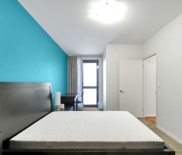 Spacious & Stylish Apartment in the heart of the East End! - Photo 1