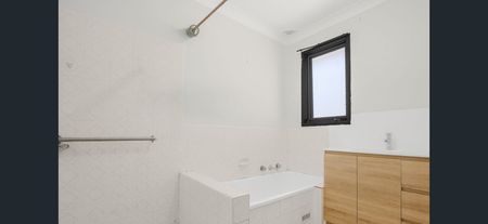 SPACIOUS FOUR BEDROOM FAMILY HOME - Photo 3