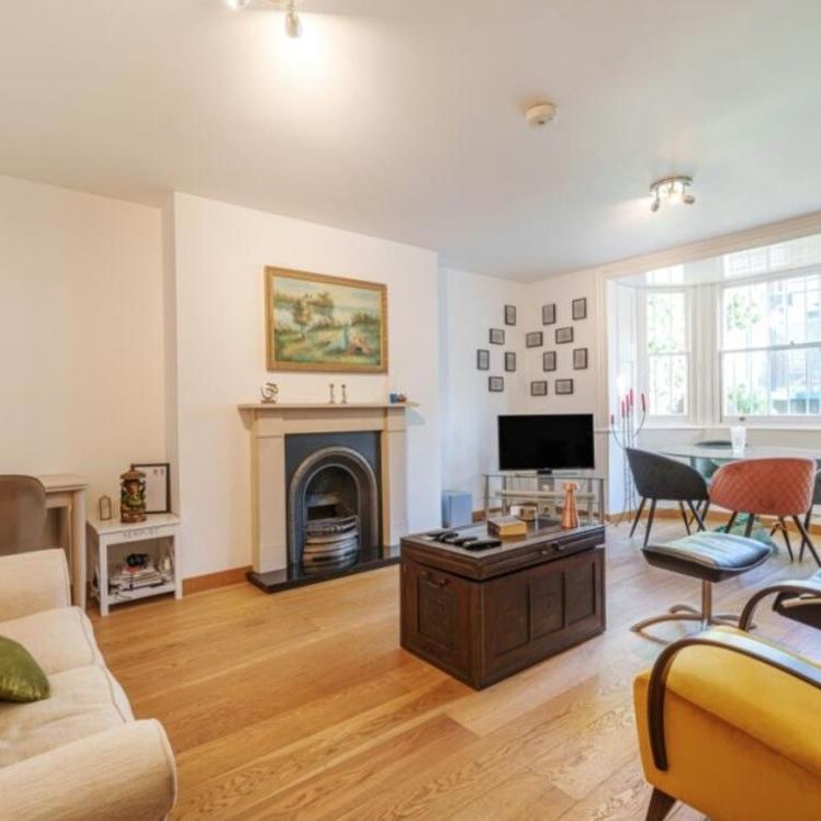 Priory Road, West Hampstead NW6 - Photo 1