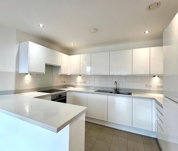 2 bedroom flat to rent - Photo 2