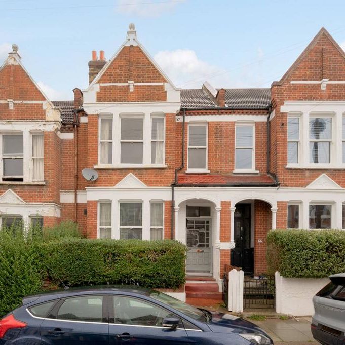 3 bedroom flat to rent - Photo 1