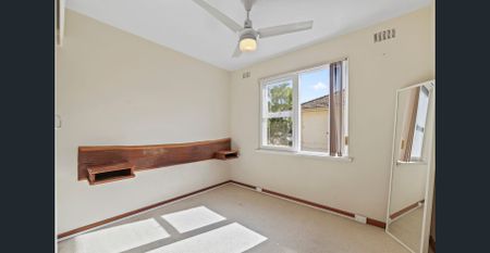 Spacious and classic designed apartment in prime location - Photo 2