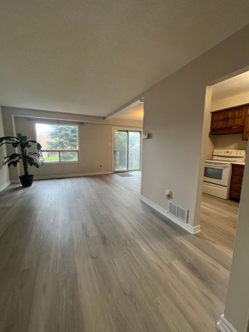 For Lease - 120 Neddie Drive, Toronto, Ontario - Photo 3