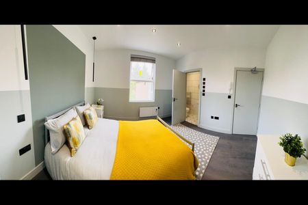 Room in a Shared Flat, Arngask Road, SE6 - Photo 3
