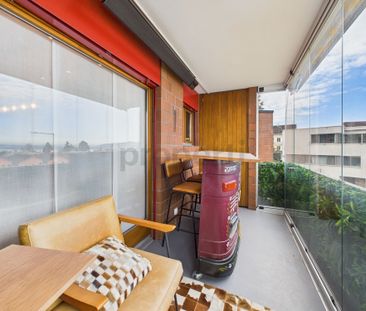 Unique 2.5-room apartment in Zug - Photo 2