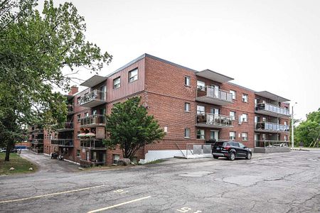 Centennial Court Apartments - Photo 2