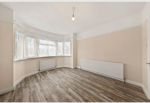 3 bedroom flat to rent - Photo 1