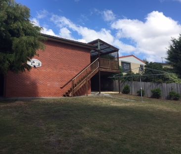 135 Flagstaff Gully Road, Lindisfarne TAS 7015 - House For Rent | D... - Photo 6