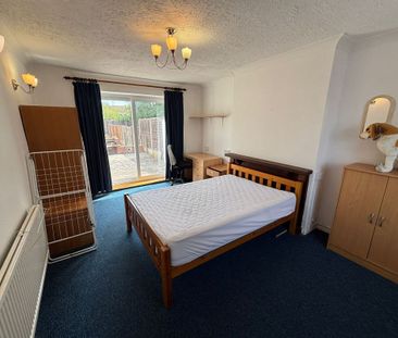 102 Alan Moss Road - Engineering Side & Parking Loughborough - Photo 3