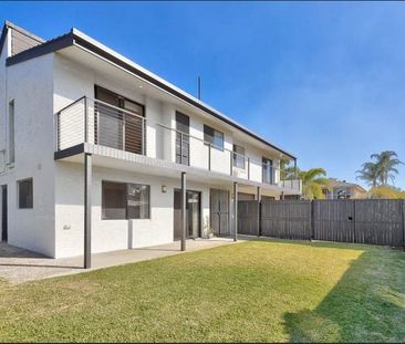 Spacious Family Home nestled in the Suburb of McDowall - Photo 2