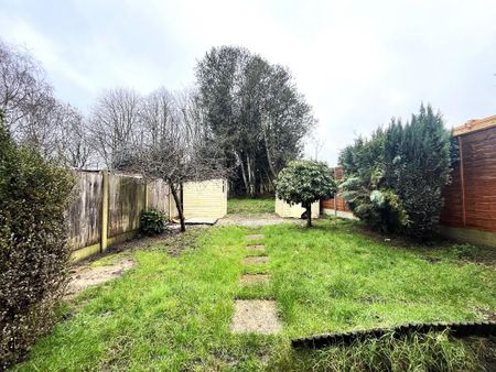 3 bedroom semi-detached house to rent - Photo 5