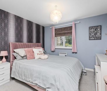 2 bedroom ground floor flat to rent - Photo 5