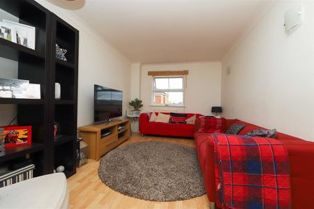 Crispin Way, Hillingdon, Middlesex, UB8 - Photo 5