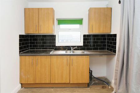 1 bed apartment to rent in Oldgate Lane, Thrybergh, Rotherham - Photo 5
