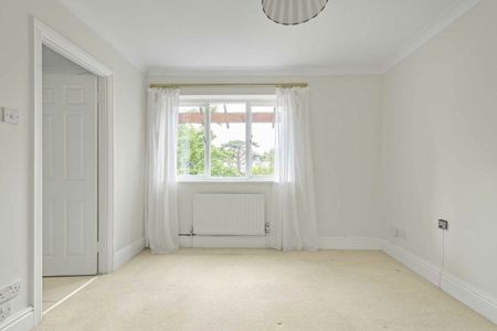 Lower Grove Road, Richmond, TW10 - Photo 3