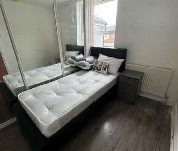 Room in a Shared House, Woodall Road, B6 - Photo 6