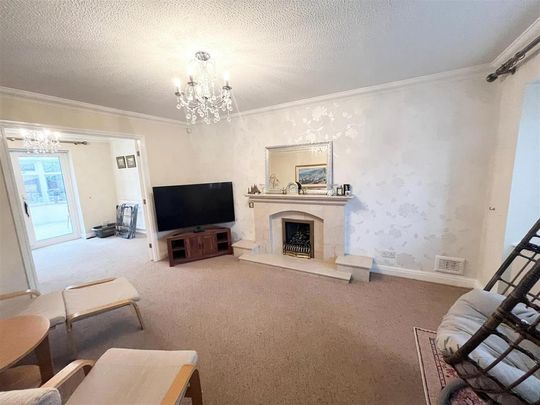 4 bedroom detached house to rent - Photo 1
