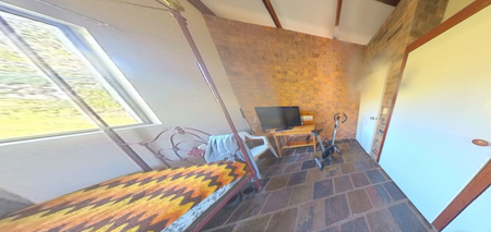 2 Bedroom Detached Unit in a complex of 4 - Photo 2