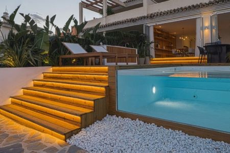 3 Bedroom Apartment For Rent in Nueva Andalucía, Málaga - Photo 2